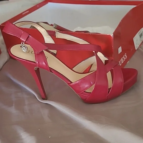 Heel - Picture 5 of 7